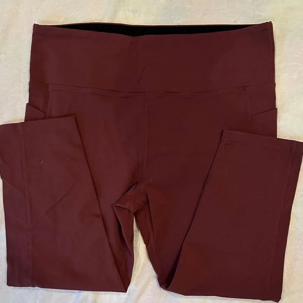 Athleta Tuff Athletics Logo Activewear Leggings Workout Capri Size XL